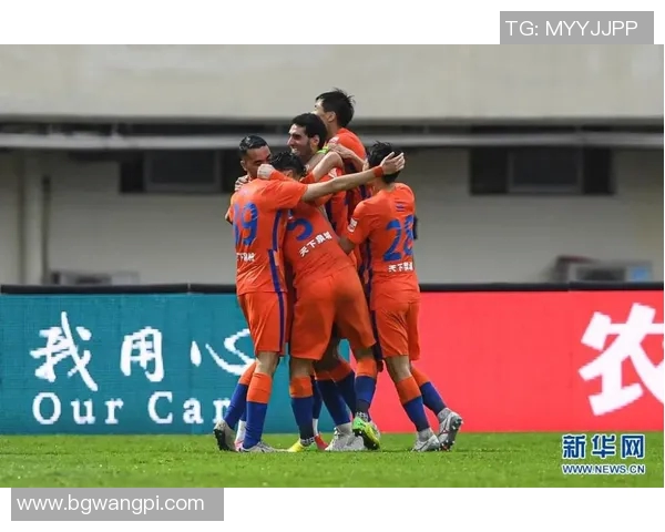 广州恒大主场战胜山东鲁能，继续领跑中超积分榜，队员郜林表现出色